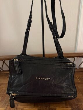 Givenchy Pandora Pepe black
